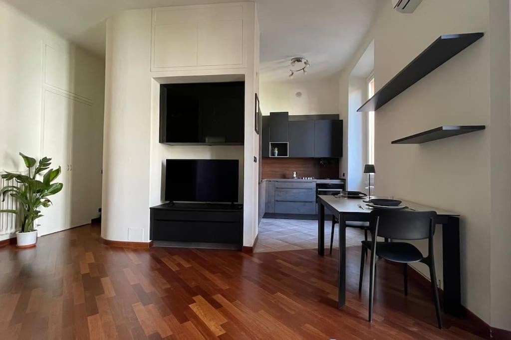 "Iris" Milano Lunigiana In Stazione Centrale Apartment Exterior foto